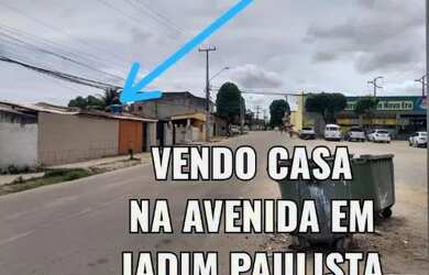 Imagem: A casa possui 2 Dormitórios, 1 Banheiro, 3 Vagas na garagem