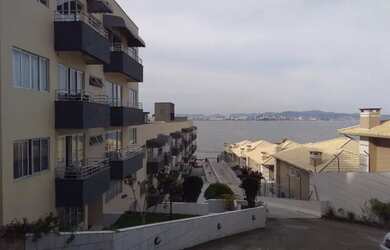 Imagem: O apartamento possui 3 Dormitórios, 1 Banheiro, 1 Vaga na garagem