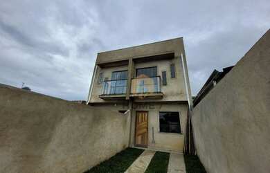 Imagem: A casa possui 3 Dormitórios, 1 Banheiro, 1 Vaga na garagem