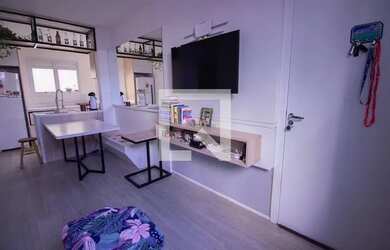 Imagem: O apartamento possui 2 Dormitórios, 1 Banheiro, 1 Vaga na garagem