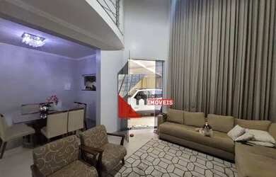 Imagem: A casa possui 3 Dormitórios, 2 Banheiros, 3 Vagas na garagem