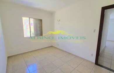 Imagem: A casa possui 3 Dormitórios, 2 Banheiros, 1 Vaga na garagem