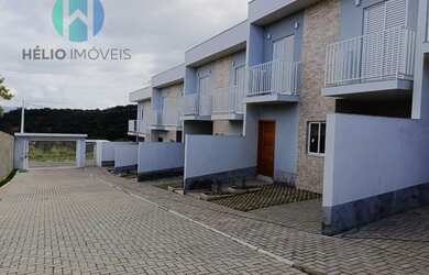 Imagem: A casa em condomínio possui 3 Dormitórios, 3 Banheiros, 2