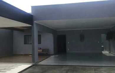 Imagem: A casa possui 3 Dormitórios, 2 Banheiros, 120m² de Área e