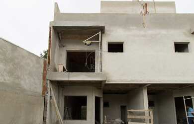 Imagem: A casa em condomínio possui 3 Dormitórios, 3 Banheiros, 2