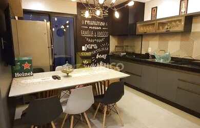 Imagem: A casa possui 2 Dormitórios, 2 Banheiros, 2 Vagas na garagem