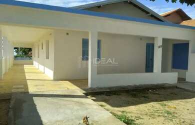 Imagem: A casa possui 4 Dormitórios, 3 Banheiros, 3 Vagas na garagem