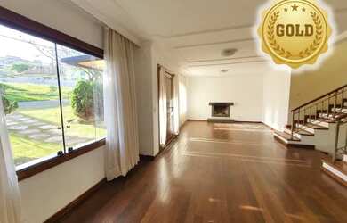 Imagem: A casa possui 3 Dormitórios, 4 Banheiros, 1 Vaga na garagem