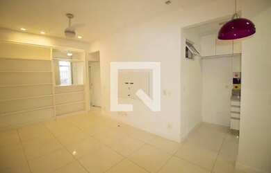 Imagem: O apartamento possui 1 Dormitório, 1 Banheiro, 44m² de Área