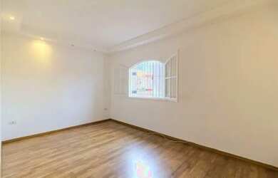 Imagem: A casa possui 3 Dormitórios, 2 Banheiros, 125m² de Área e