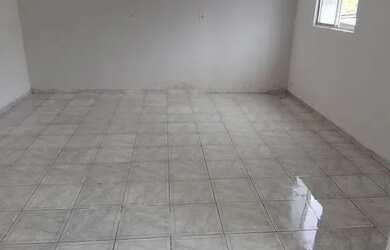 Imagem: A casa possui 1 Dormitório, 1 Banheiro e está localizado