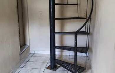 Imagem: A casa possui 1 Dormitório, 1 Banheiro e está localizado em