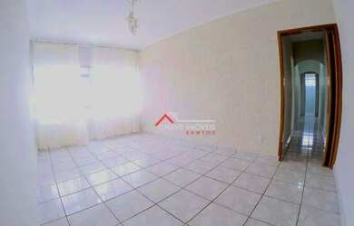 Imagem: O apartamento possui 3 Dormitórios, 1 Banheiro, 1 Vaga na garagem