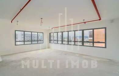 Imagem: O depósito possui 2 Vagas na garagem e 50m² de Área e está