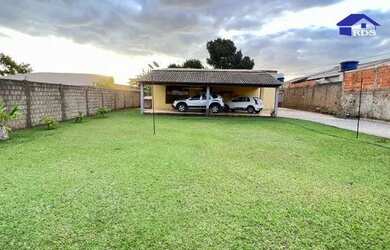 Imagem: A casa em condomínio possui 3 Dormitórios, 2 Banheiros, 4