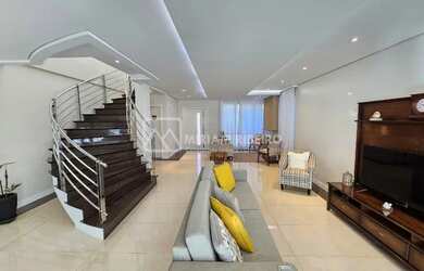 Imagem: A casa em condomínio possui 3 Dormitórios, 3 Banheiros, 2