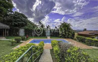 Imagem: A casa em condomínio possui 3 Dormitórios, 3 Banheiros, 5