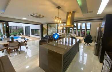 Imagem: A casa em condomínio possui 3 Dormitórios, 5 Banheiros, 4