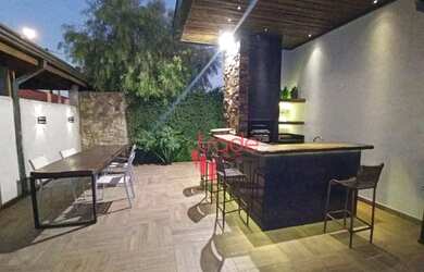 Imagem: A casa em condomínio possui 3 Dormitórios, 4 Banheiros, 4