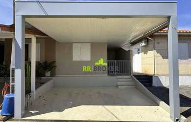 Imagem: A casa em condomínio possui 2 Dormitórios, 2 Banheiros, 2