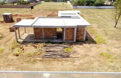 Imagem: A casa em condomínio possui 3 Dormitórios, 1 Banheiro, 170m²