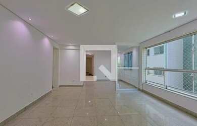 Imagem: O apartamento possui 4 Dormitórios, 2 Banheiros, 2 Vagas na