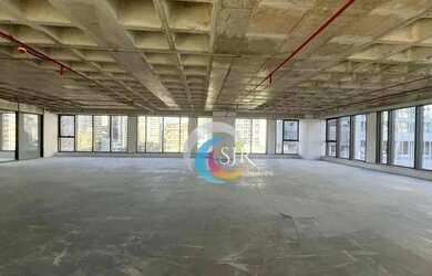 Imagem: O depósito possui 5 Vagas na garagem, 607m² de Área e está