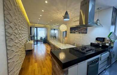 Imagem: O apartamento possui 2 Dormitórios, 2 Banheiros, 2 Vagas na