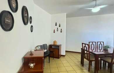 Imagem: O apartamento possui 3 Dormitórios, 1 Banheiro, 1 Vaga na garagem