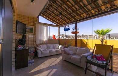 Imagem: O apartamento na cobertura possui 3 Dormitórios, 2 Banheiros