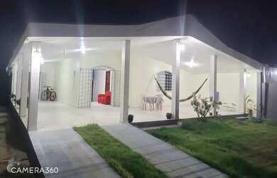 Imagem: A casa possui 5 Dormitórios e está localizado em Centro