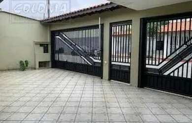 Imagem: A casa possui 3 Dormitórios, 2 Banheiros, 4 Vagas na garagem