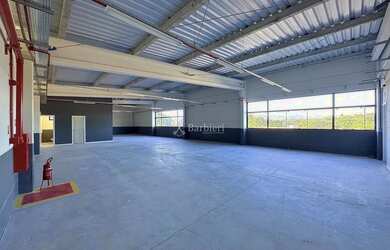 Imagem 3: Sala comercial no Bairro do Salto, com 240 m², estacionamento rotativo...
