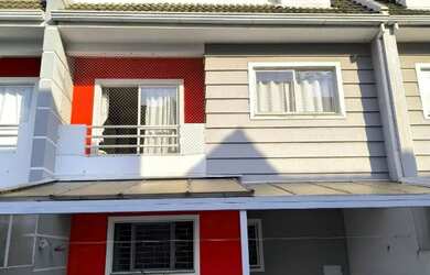 Imagem: A casa possui 4 Dormitórios, 4 Banheiros, 2 Vagas na garagem