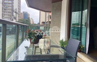 Imagem: O apartamento possui 4 Dormitórios, 5 Banheiros, 3 Vagas na