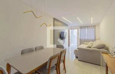 Imagem: A casa possui 3 Dormitórios, 4 Banheiros, 4 Vagas na garagem