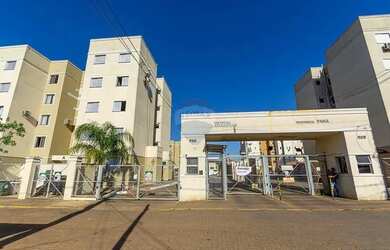 Imagem: O apartamento possui 2 Dormitórios, 1 Banheiro, 1 Vaga na garagem