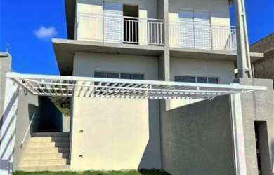 Imagem: A casa possui 2 Dormitórios, 2 Banheiros, 2 Vagas na garagem