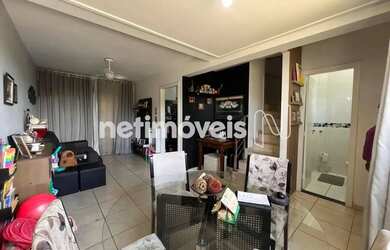 Imagem: A casa possui 3 Dormitórios, 3 Banheiros, 2 Vagas na garagem