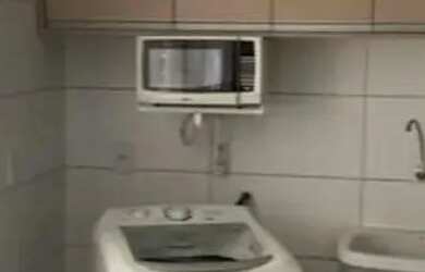 Imagem: O apartamento possui 2 Dormitórios, 1 Banheiro, 1 Vaga na garagem