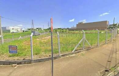 Imagem: O terreno possui 1010m² de Área e está localizado em Centro