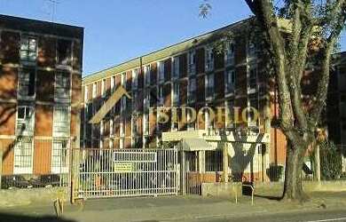 Imagem: O apartamento possui 3 Dormitórios, 1 Banheiro, 1 Vaga na garagem