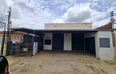 Imagem: O depósito possui 5 Vagas na garagem, 529m² de Área e está