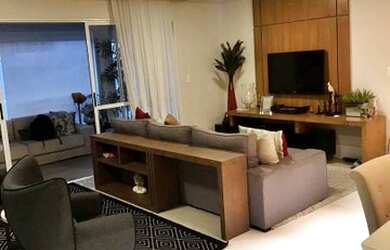 Imagem: O apartamento possui 4 Dormitórios, 2 Banheiros, 3 Vagas na