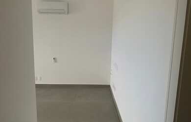 Imagem: O depósito possui 1 Vaga na garagem, 25m² de Área e está