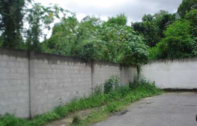 Imagem: O terreno possui 400m² de Área e está localizado em Campo