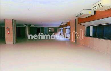 Imagem: O depósito possui 5 Vagas na garagem e 545m² de Área e está