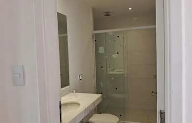 Imagem 12: Quadríssima. Claríssimo apartamento para aluguel tem 180 metros quadrados...