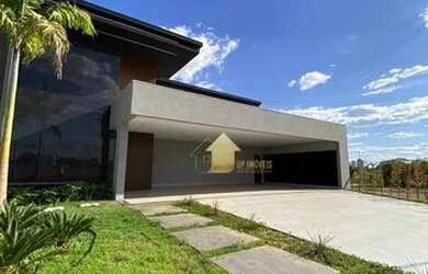 Imagem: A casa em condomínio possui 4 Dormitórios, 3 Banheiros, 5