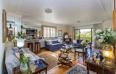 Imagem: O apartamento possui 4 Dormitórios, 5 Banheiros, 3 Vagas na